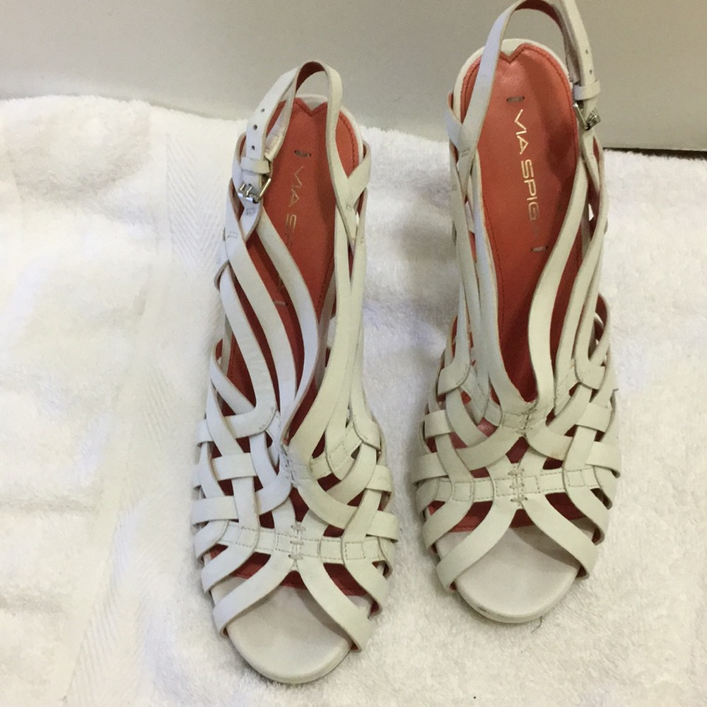 Shoe